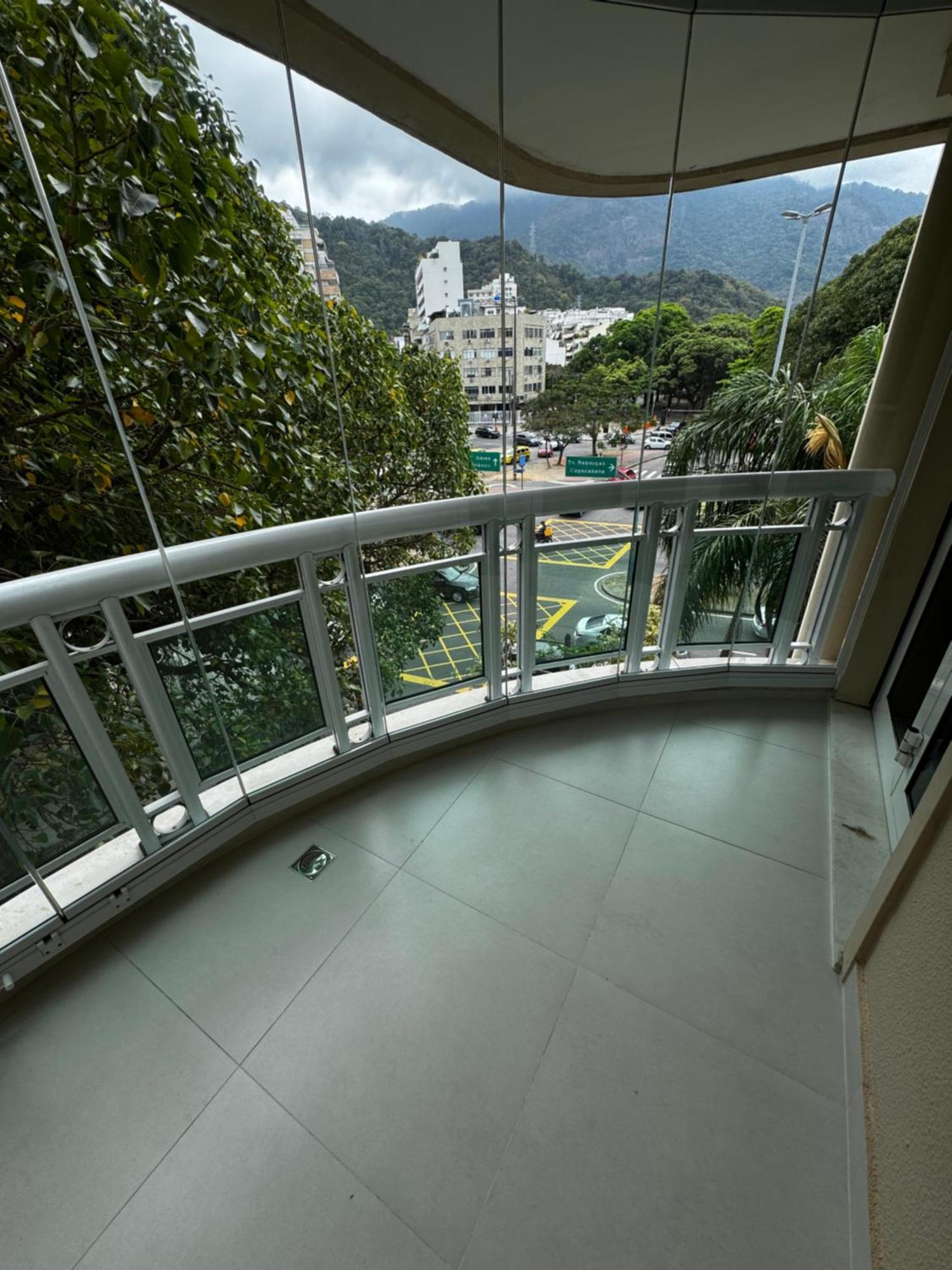 Apartamento Duplex Leblon Com Garagem Vista Cristo - 2 Quartos *
